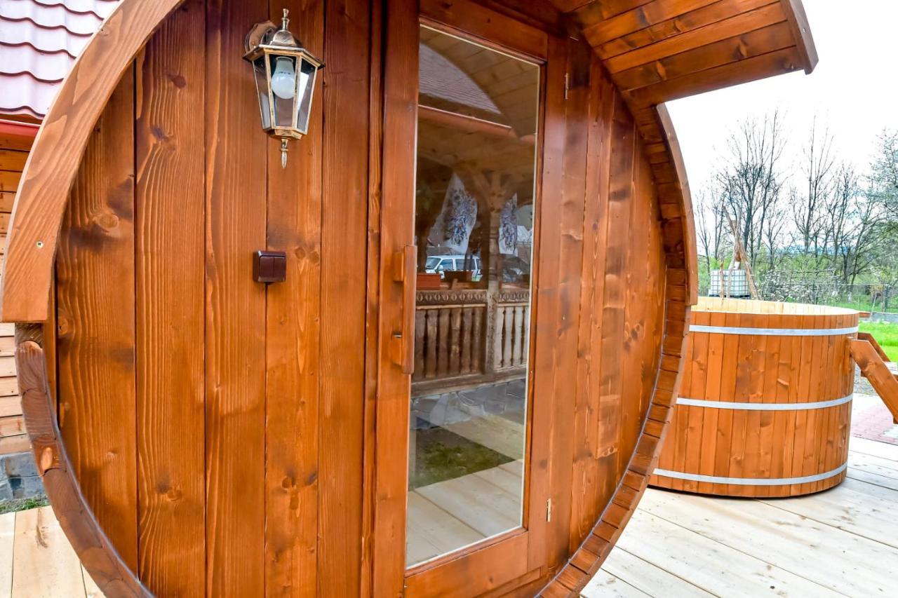 Casa Nely Hotell Sighetu Marmaţiei Exteriör bild