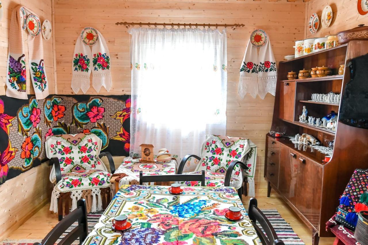 Casa Nely Hotell Sighetu Marmaţiei Exteriör bild