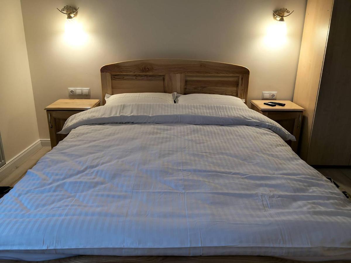 Casa Nely Hotell Sighetu Marmaţiei Exteriör bild