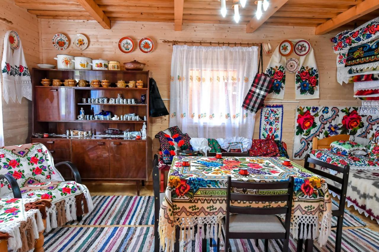 Casa Nely Hotell Sighetu Marmaţiei Exteriör bild