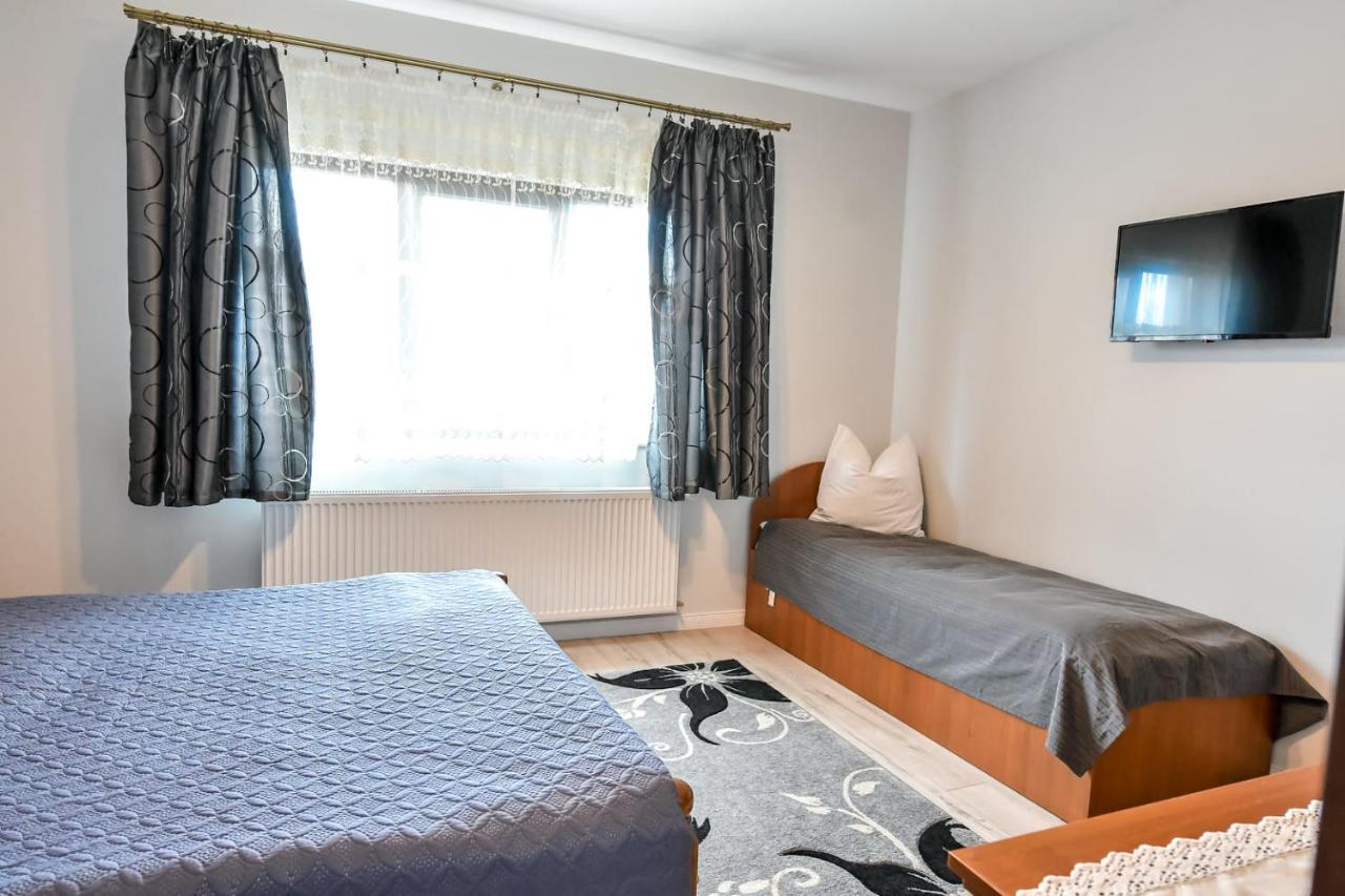 Casa Nely Hotell Sighetu Marmaţiei Exteriör bild